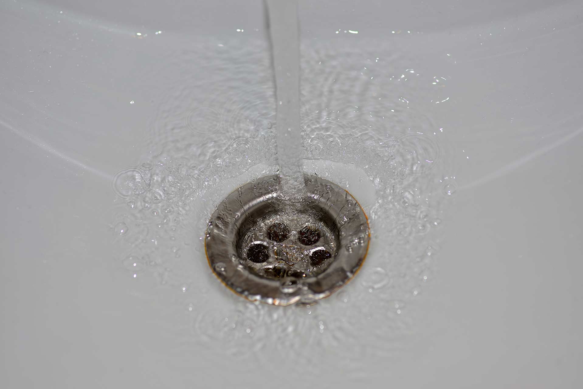 A2B Drains provides services to unblock blocked sinks and drains for properties in New Milton.